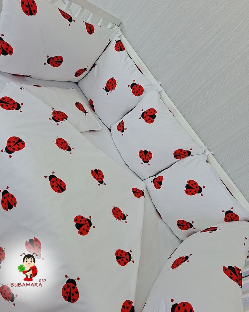 Bubamara037 Set posteljine za krevetac sa ogradicom od jastuka Bubamara, Beli