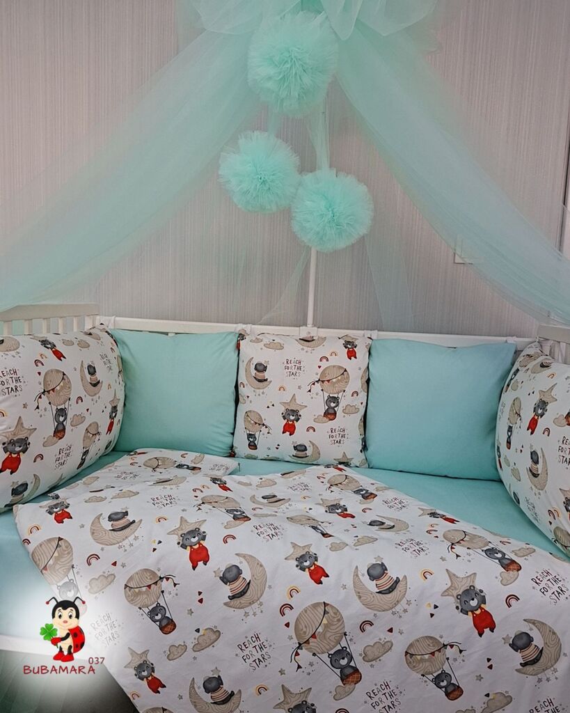 Bubamara037 Set posteljine za krevetac sa ogradicom od jastuka Meda, Menta