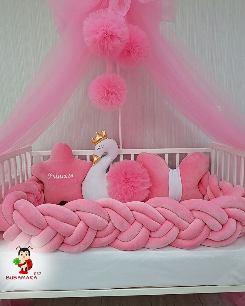 Bubamara037 Pletenica za krevetac, Šestostruka, 120cm, Roze