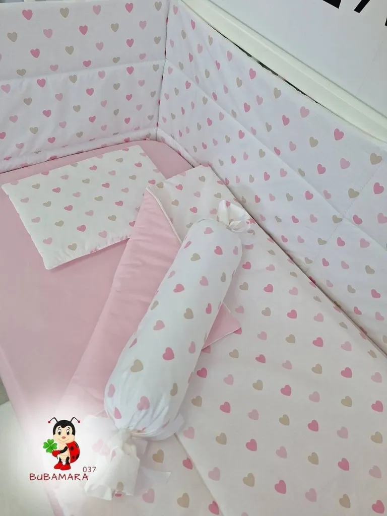 Bubamara037 Set posteljine za krevetac sa ravnom ogradicom, Roze