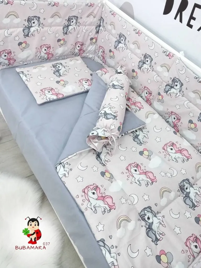 Bubamara037 Set posteljine za krevetac sa ravnom ogradicom, Roze-plavi