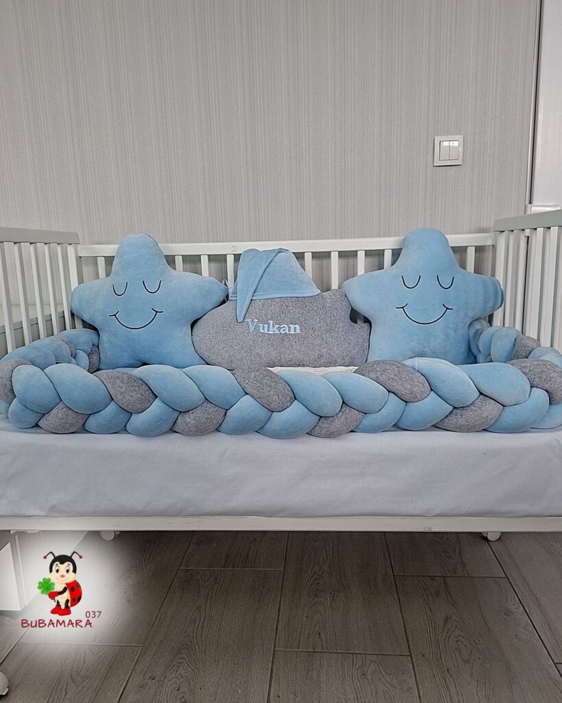 Bubamara037 Pletenica za krevetac, Trostruka, 120cm, Plavo-siva