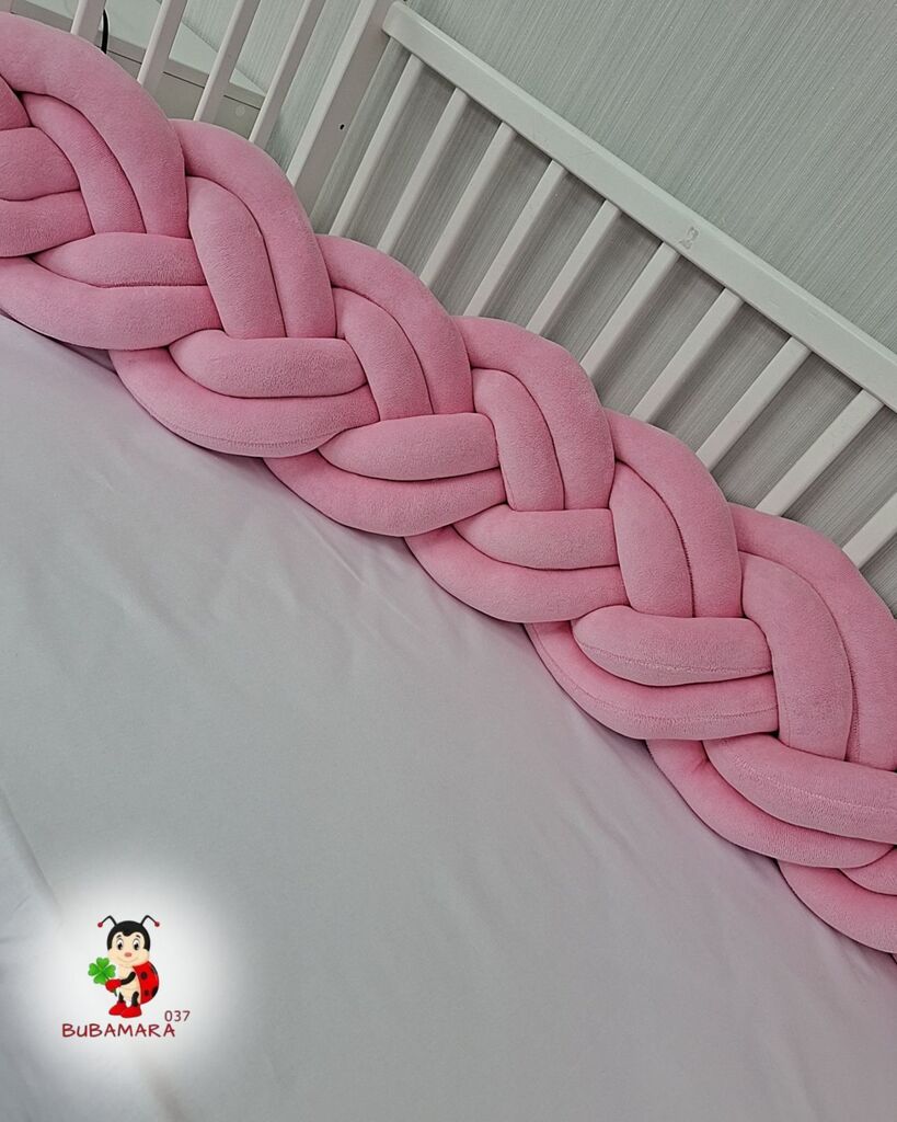 Bubamara037 Pletenica za krevetac, Šestostruka, 120cm, Roze