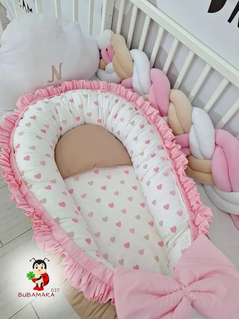 Bubamara037 Gnezdo za bebe sa karnerom Srculenca, Krem-roze