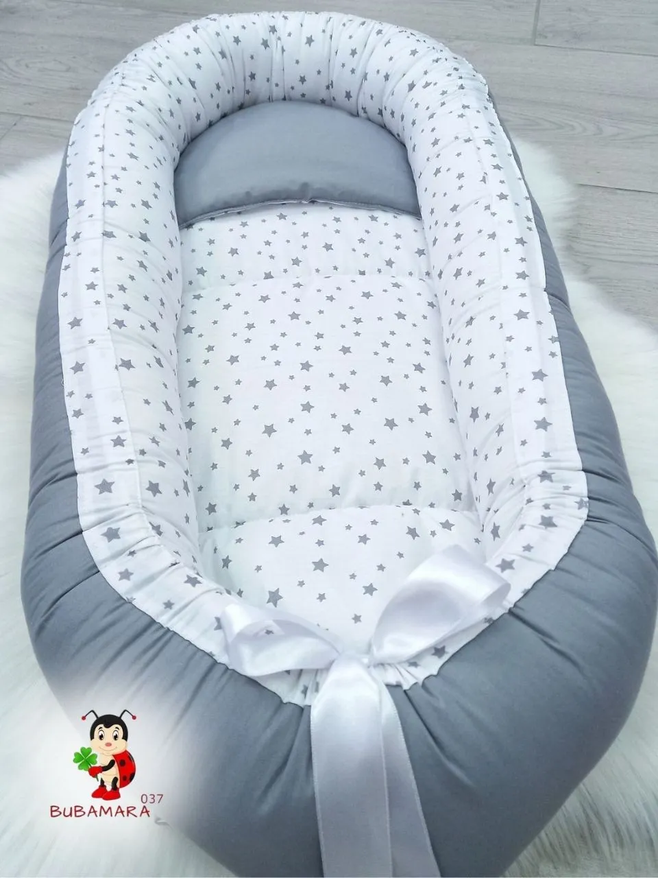 Bubamara037 Gnezdo za bebe Zvezdice, Sivo