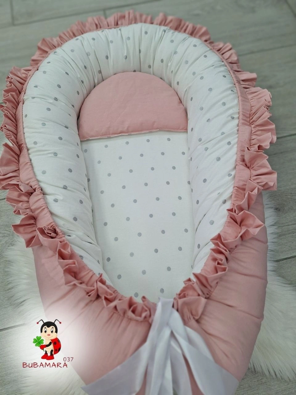 Bubamara037 Gnezdo za bebe sa karnerom Tačkice, Roze