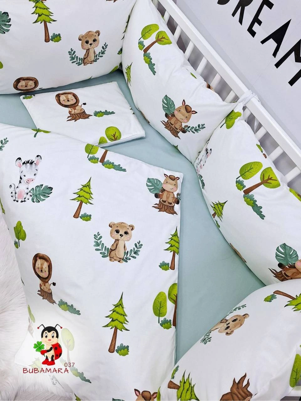 Bubamara037 Set za krevetac sa ogradicom od jastuka Šuma, sa lastišom, Beli