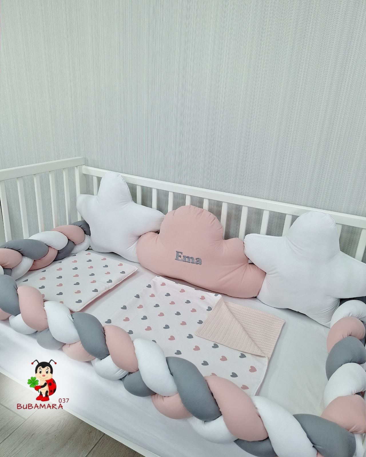 Bubamara037 Set za krevetac sa ogradicom od pletenica, sa lastišom, Belo-Roze