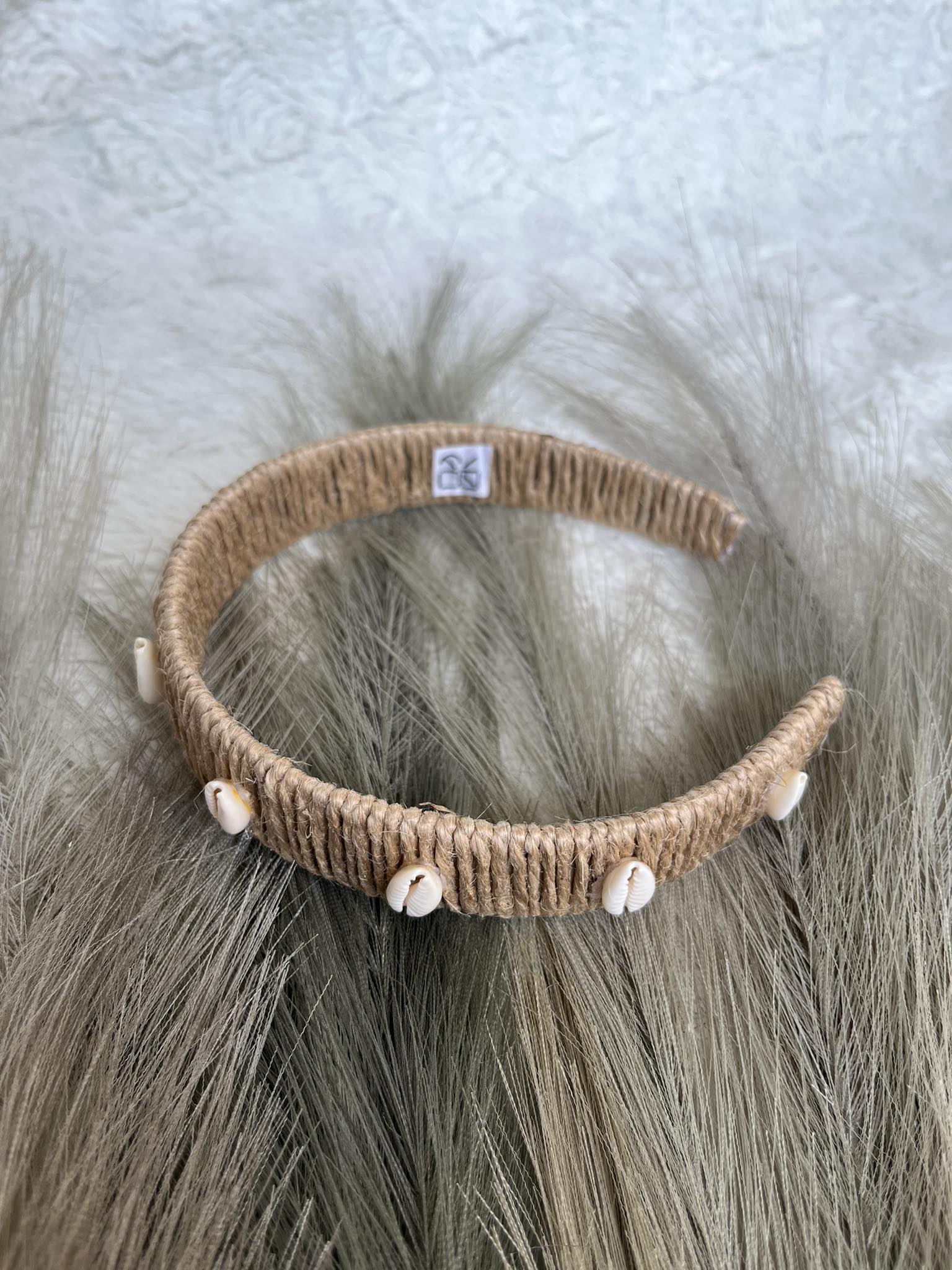 HERZ Rajf za kosu sa školjkama bež | Online prodaja | Ananas HERZ Rajf za kosu sa školjkama bež | Online prodaja | Ananas