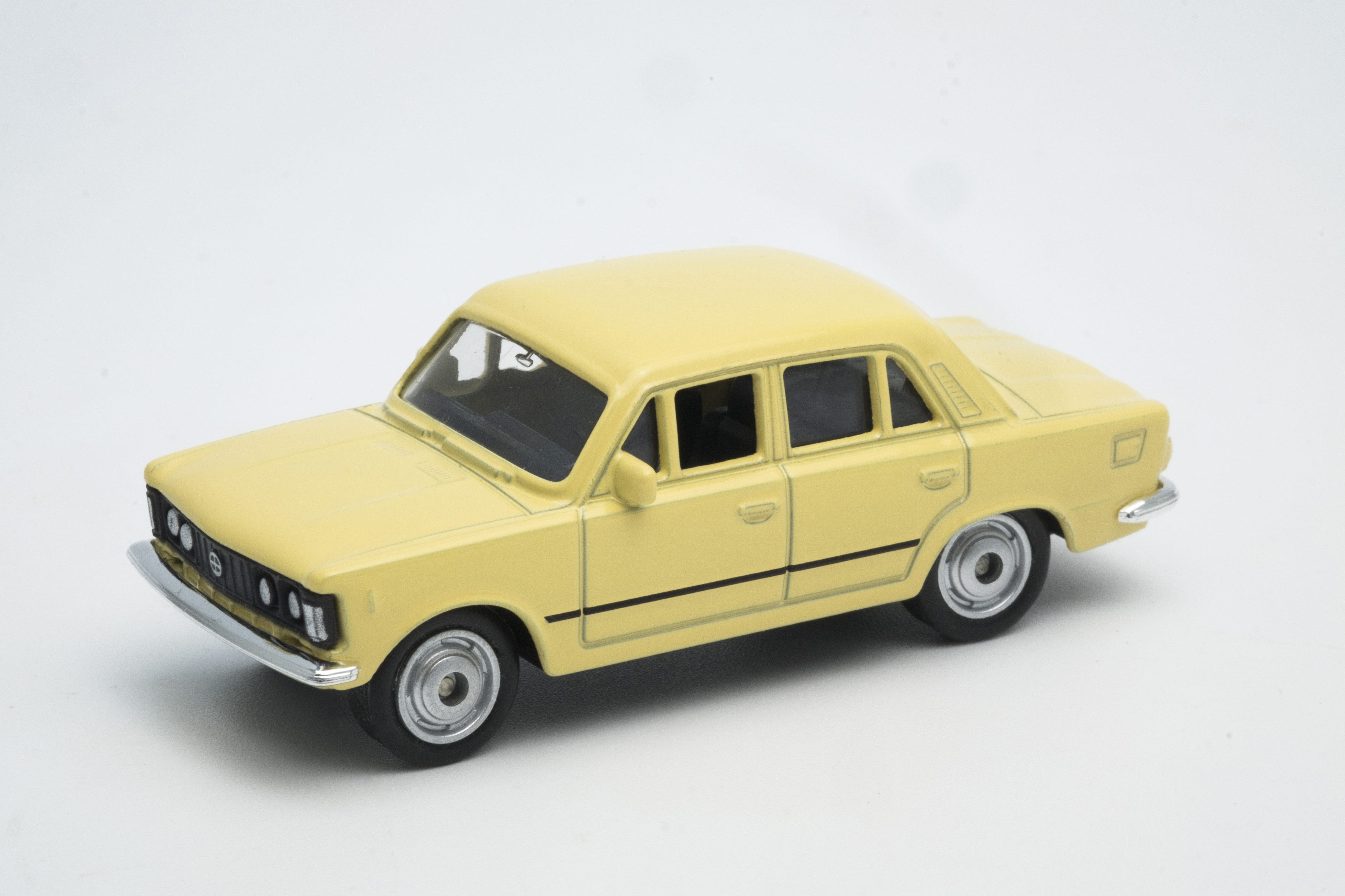 Welly Igračka automobil Fiat 125 P 1:60